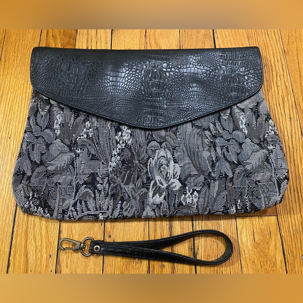 [Vintage] Embroidered clutch